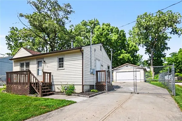 6308 Ravena RD, Pleasant Valley, MO 64068
