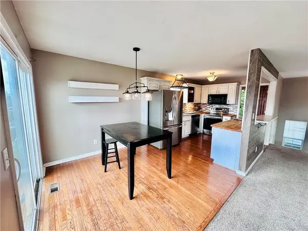 1603 W 7th Street TER, Knob Noster, MO 65336