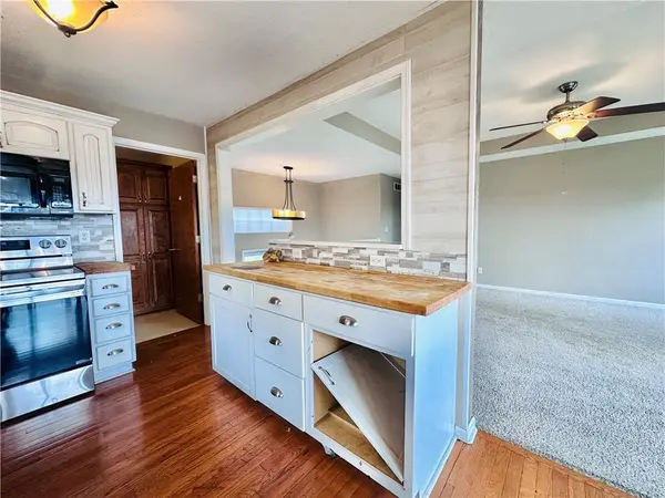 1603 W 7th Street TER, Knob Noster, MO 65336