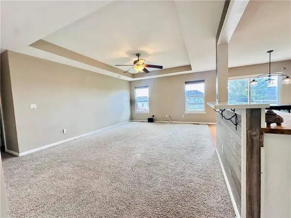 1603 W 7th Street TER, Knob Noster, MO 65336