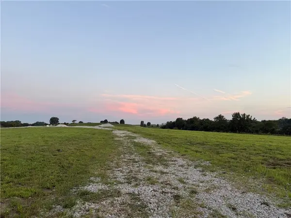 5612 Texas Prairie RD, Odessa, MO 64076