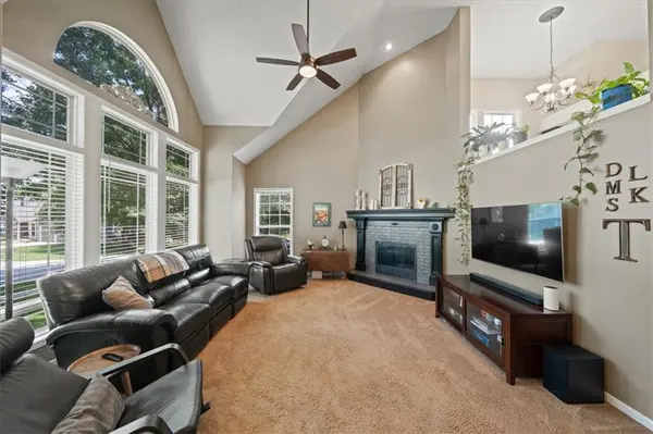 22001 W 51st TER, Shawnee, KS 66226