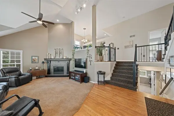 22001 W 51st TER, Shawnee, KS 66226