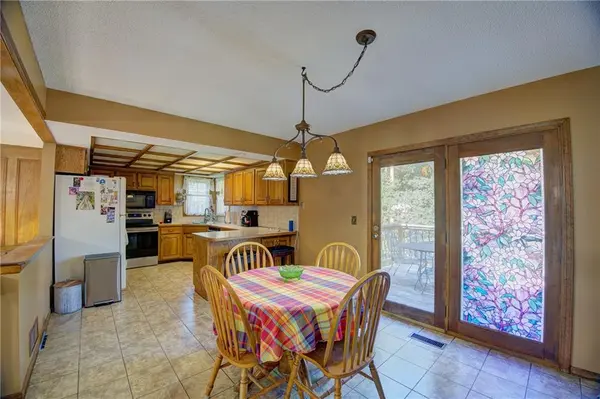 6804 Jason Smith CT, Gladstone, MO 64118