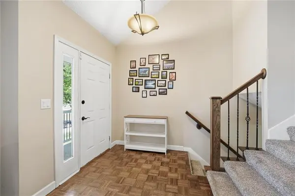 12441 S Alden CIR, Olathe, KS 66062