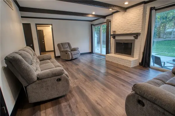 2010 SW 33rd ST, Topeka, KS 66611