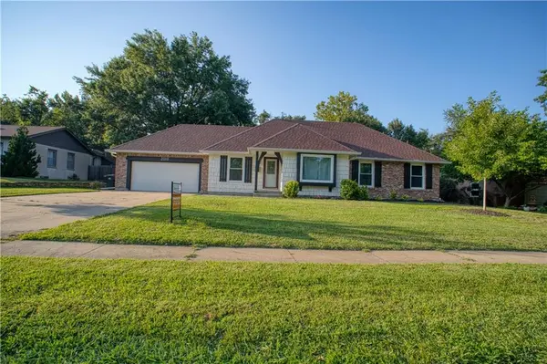 2010 SW 33rd ST, Topeka, KS 66611