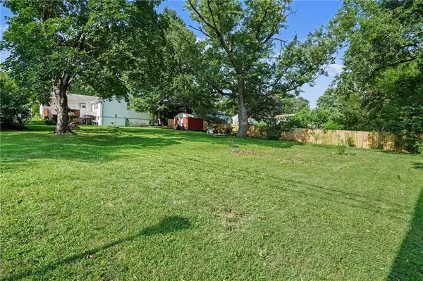 10214 W 56th ST, Merriam, KS 66203