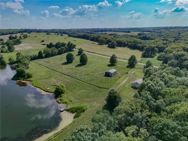 9964 State Route M HWY, Breckenridge, MO 64625