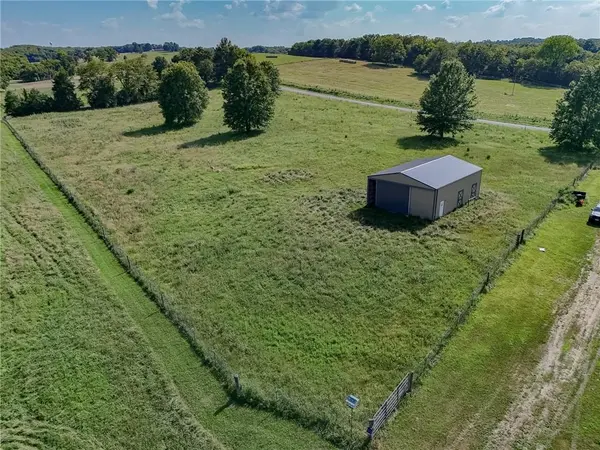 9964 State Route M HWY, Breckenridge, MO 64625