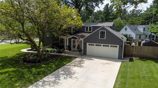 4432 Tomahawk RD, Prairie Village, KS 66208