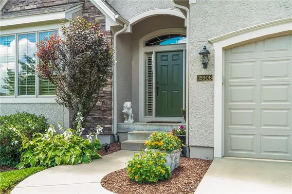 15908 Kessler ST, Overland Park, KS 66085