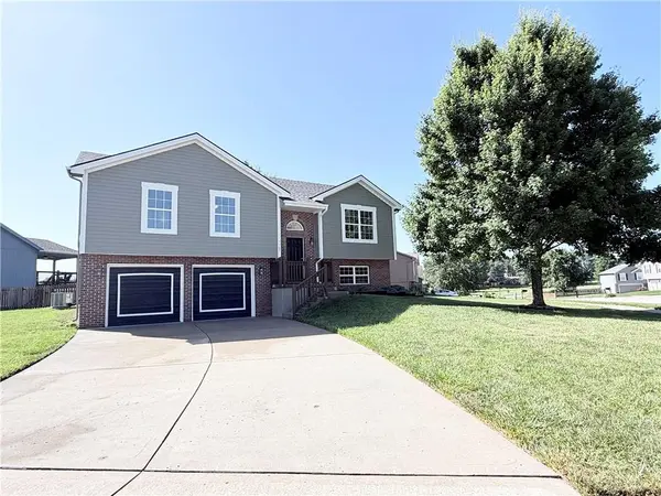 1101 E 18th ST, Kearney, MO 64060