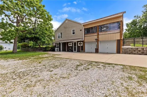 7108 N Kranz RD, Gladstone, MO 64118