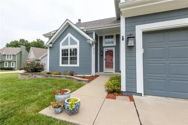 8612 NE 72nd TER, Kansas City, MO 64158