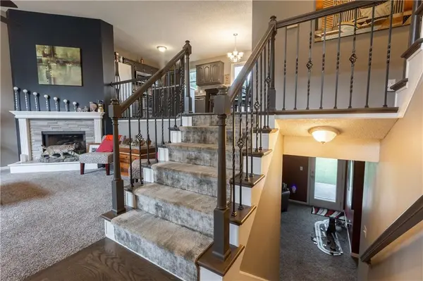 8612 NE 72nd TER, Kansas City, MO 64158