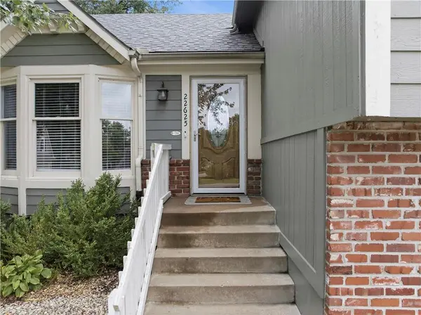 22625 W 64th TER, Shawnee, KS 66226