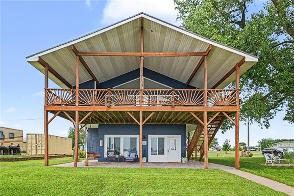 137 Schoonover DR, Big Lake, MO 64437