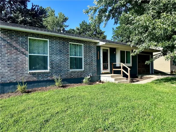 5315 University AVE,  St Joseph,  MO 64503