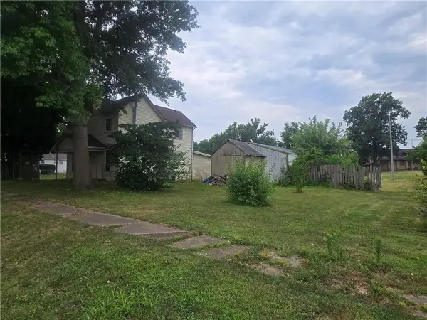 230 S Osage ST, Buckner, MO 64016