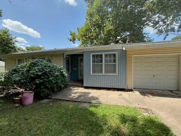 8718 Riley ST, Overland Park, KS 66212