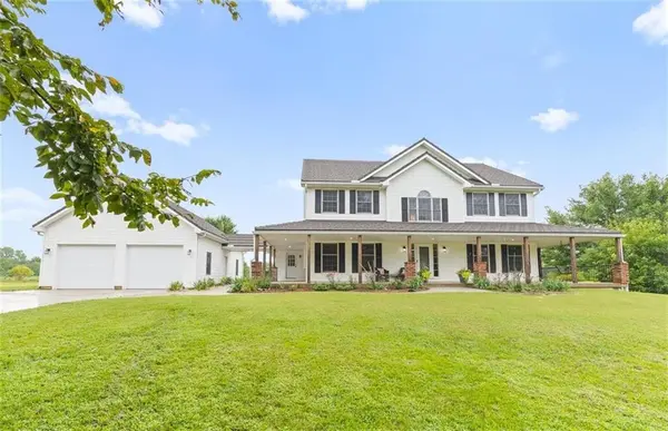 9133 Coronado CIR, De Soto, KS 66018