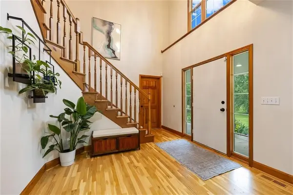 9133 Coronado CIR, De Soto, KS 66018