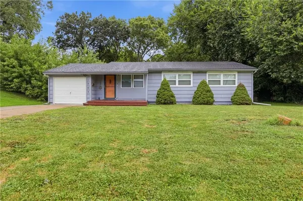 1204 NE 62nd ST,  Gladstone,  MO 64118