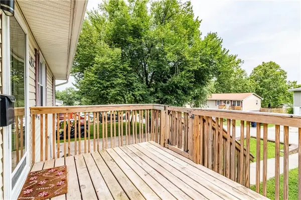 105 Hardy ST, Knob Noster, MO 65336