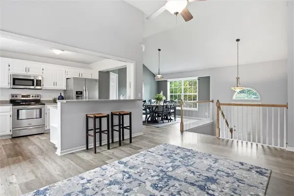 15443 S Sturgeon DR, Olathe, KS 66062