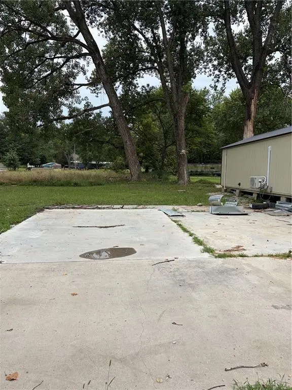 86 Mine Creek AVE, Mound City, KS 66056