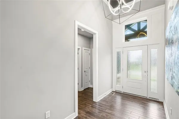 5755 Barn Hill RD, Parkville, MO 64152