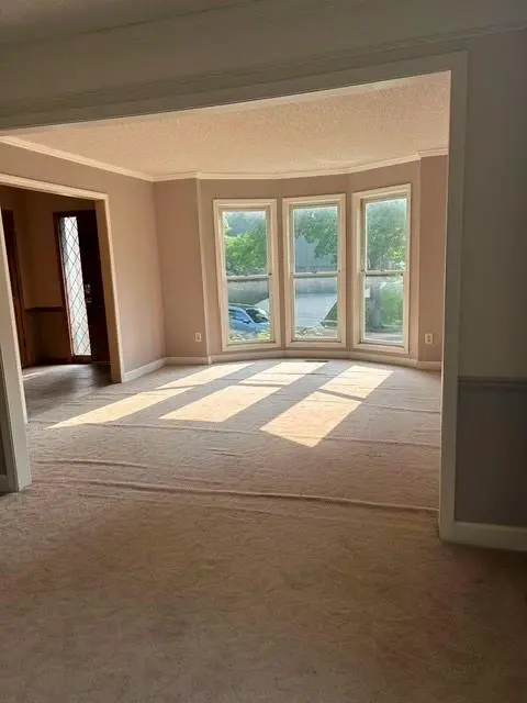 8206 Alden ST, Lenexa, KS 66215