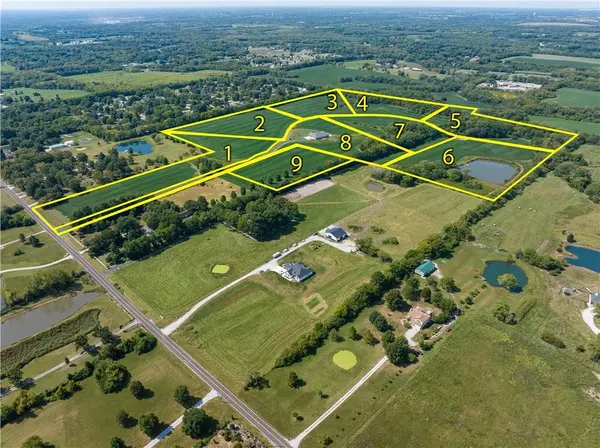 12710 S Harris RD, Greenwood, MO 64034