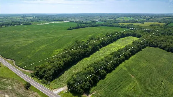 25525 Fairmount RD, Mclouth, KS 66054