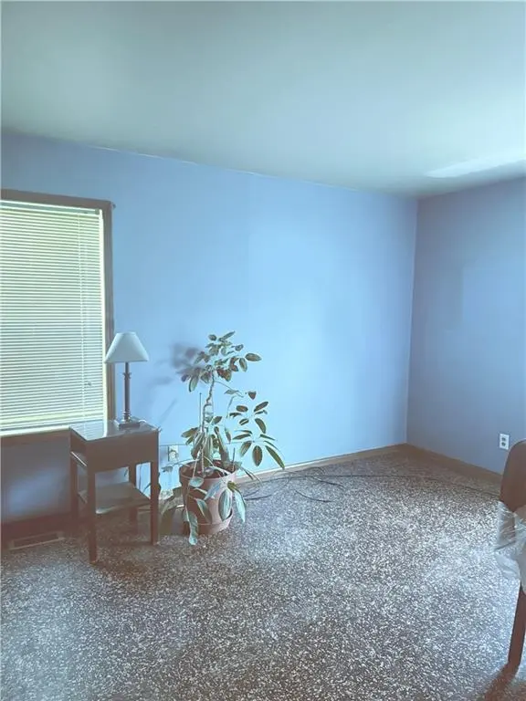 3303 Sioux LN, St Joseph, MO 64503
