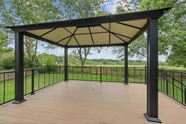1637 SE Dalton DR, Lee's Summit, MO 64081