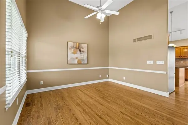 1637 SE Dalton DR, Lee's Summit, MO 64081
