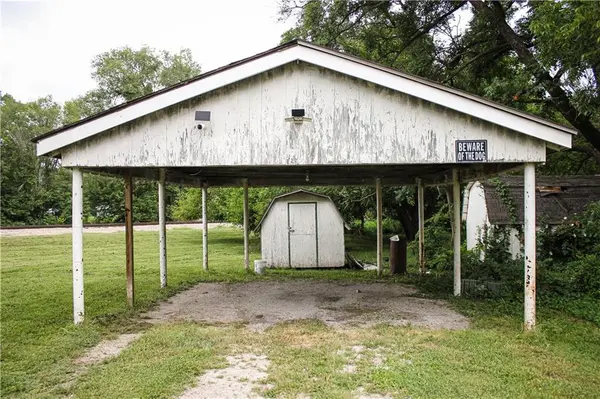 203 E Elm ST, Clinton, MO 64735