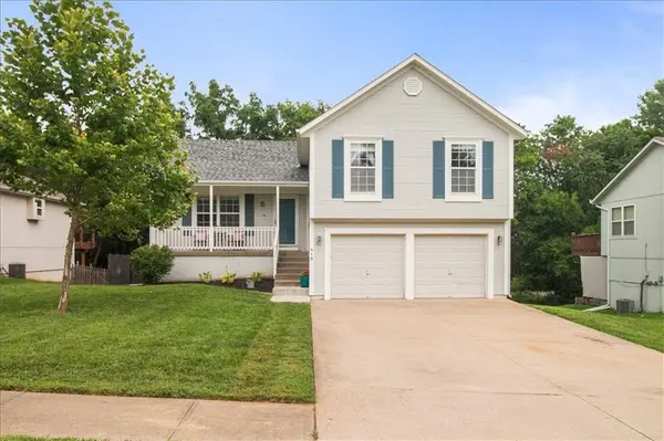 418 Granite DR, Raymore, MO 64083