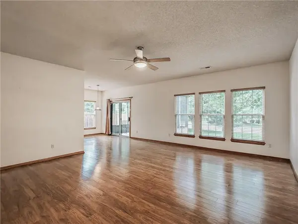 2425 NE Old Paint RD, Lee's Summit, MO 64086