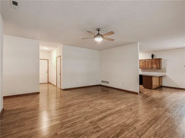 2425 NE Old Paint RD, Lee's Summit, MO 64086