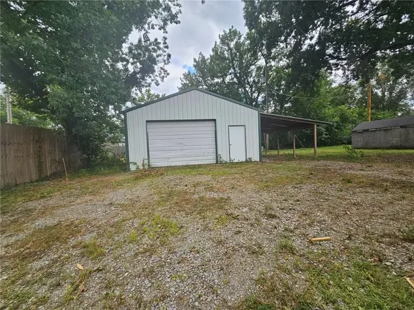 705 W Magnolia ST, Cherokee, KS 66724