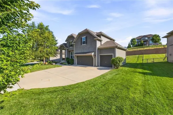 2776 W Sitka DR, Olathe, KS 66061