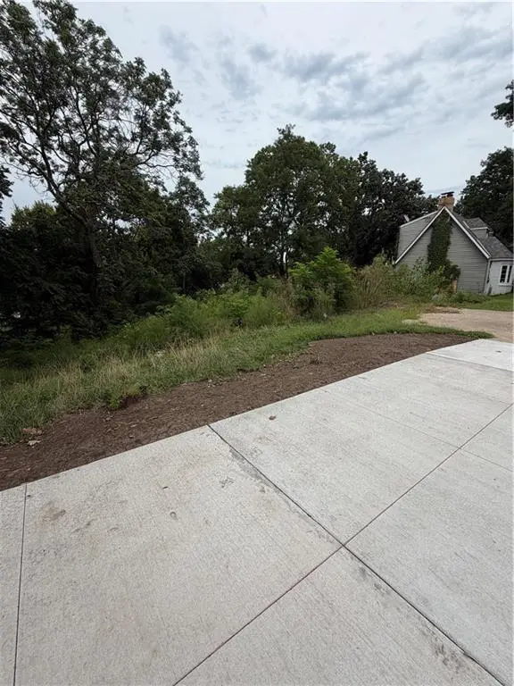 11222 E Winner RD, Independence, MO 64052