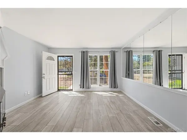 8805 W Floyd, Lakewood, CO 80227
