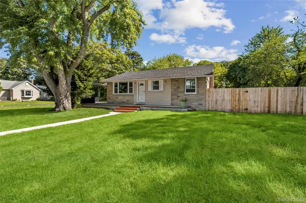 277 McKinley DR, Mastic Beach, NY 11951