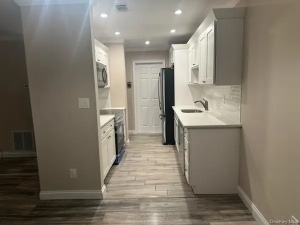 121 Whalers CV, Babylon, NY 11702