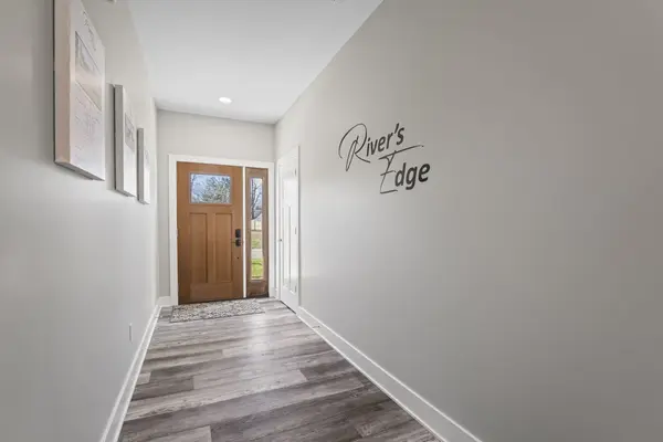 312 Blue River DR, Knightstown, IN 46148