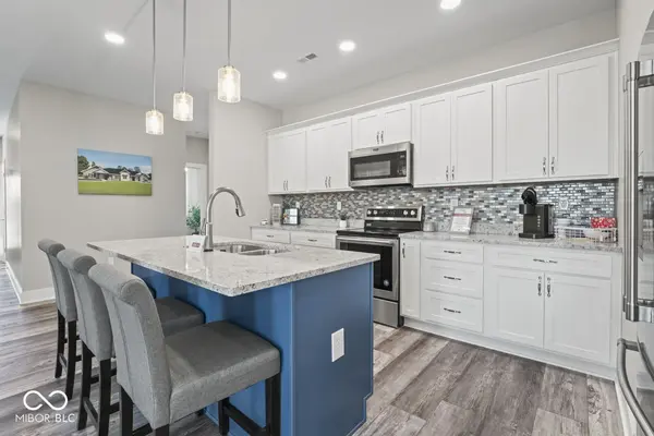 310 Blue River DR, Knightstown, IN 46148